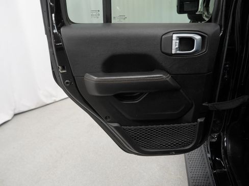 Certified 2022 Jeep Wrangler Unlimited Sahara image 45