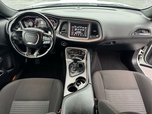 Used 2021 Dodge Challenger GT w/ Driver Convenience Group image 8
