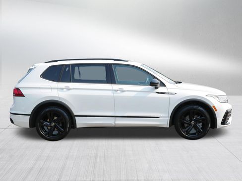 Certified 2023 Volkswagen Tiguan SE R-Line AWD/4WD image 8