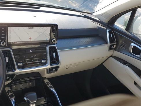 Certified 2023 Kia Sorento SX image 15