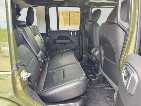 Used 2023 Jeep Wrangler Unlimited Sahara AWD/4WD image 13