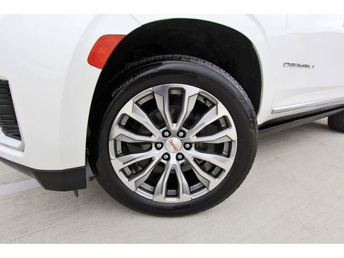 Used 2021 GMC Yukon Denali w/ Denali Premium Package image 31