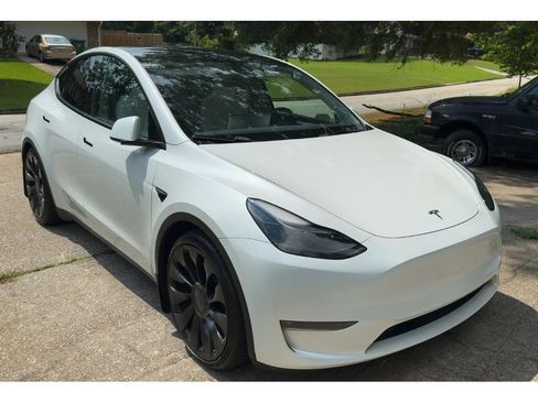 Used 2023 Tesla Model Y Performance AWD/4WD image 2