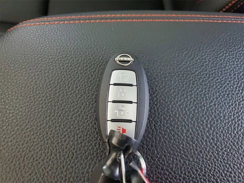 Used 2023 Nissan Titan PRO-4X w/ Pro-4x Convenience Package image 25