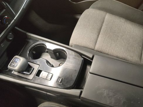 Used 2021 Nissan Rogue S FWD image 26