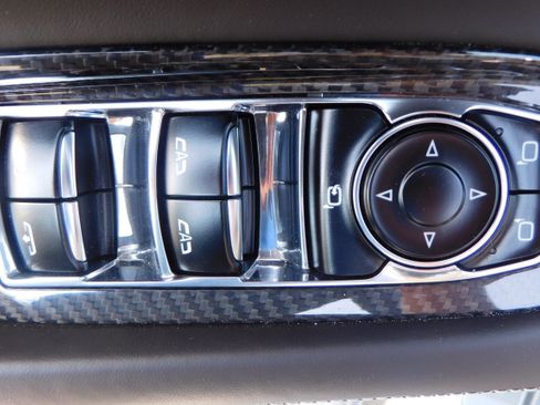 Used 2023 Chevrolet Corvette Stingray Premium Conv w/ Z51 Performance Package image 14