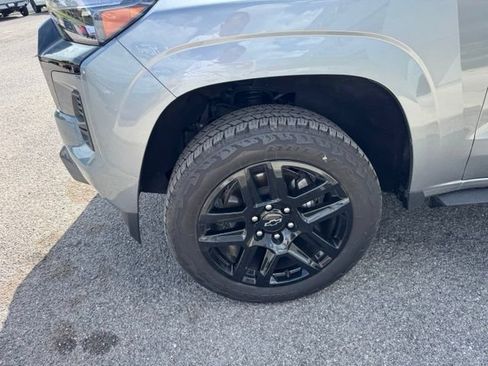 Used 2024 Chevrolet Colorado Z71 w/ Advanced Trailering Package AWD/4WD image 3