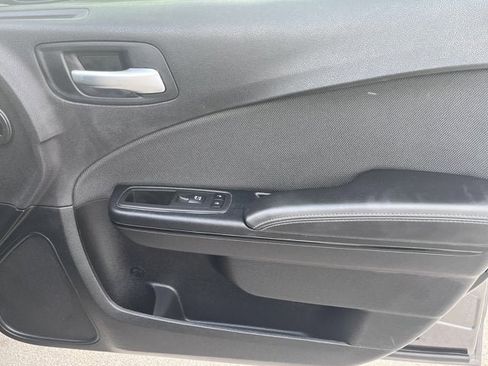 Used 2018 Dodge Charger SXT w/ Blacktop Package image 13