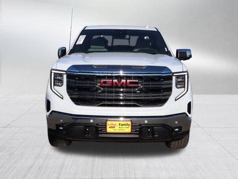 New 2026 GMC Sierra 1500 SLT image 2