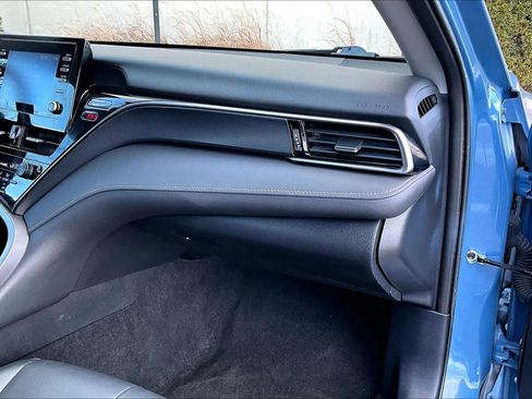 Used 2024 Toyota Camry SE image 18