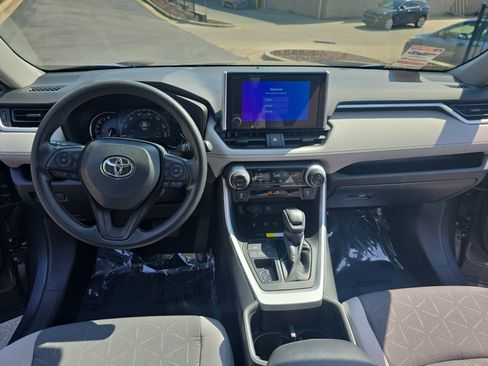 Used 2024 Toyota RAV4 XLE image 21