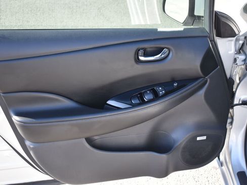 Used 2017 Nissan Leaf SL w/ Premium Package image 12