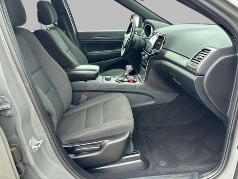 Certified 2020 Jeep Grand Cherokee Laredo AWD/4WD image 19