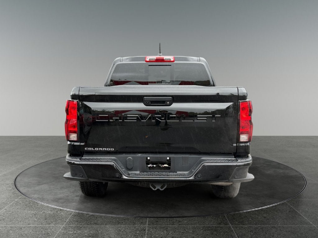 Used 2025 Chevrolet Colorado LT AWD/4WD image 9