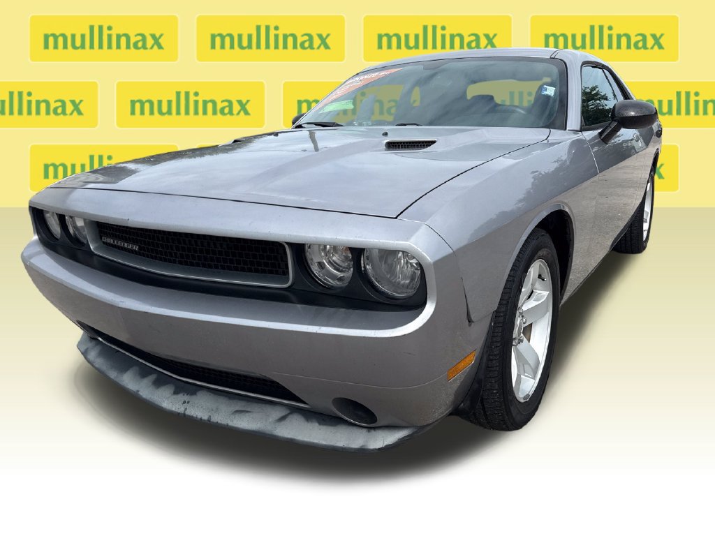 Used 2014 Dodge Challenger SXT RWD image 8