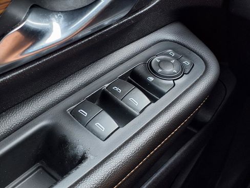 Used 2018 GMC Terrain SLE image 23