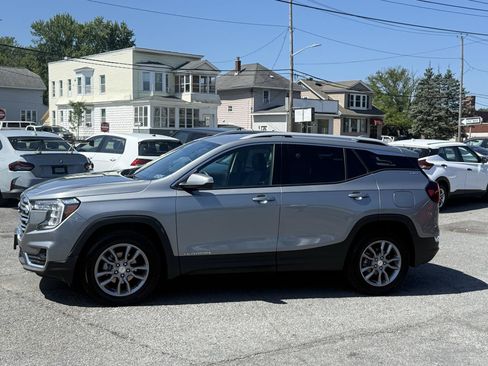 Used 2024 GMC Terrain SLT AWD/4WD image 8