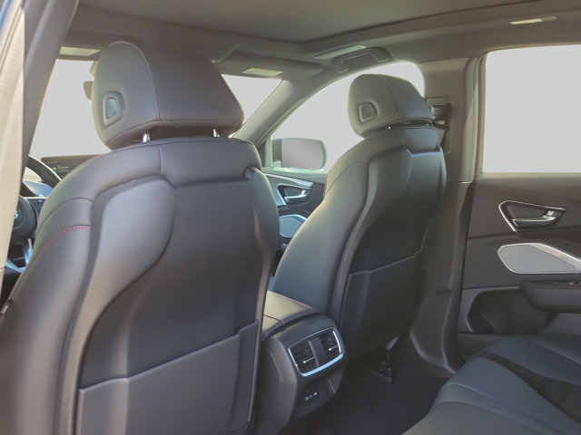 Used 2023 Acura RDX w/ Advance Package FWD image 11