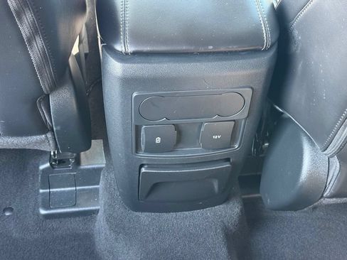 Used 2023 Ford Explorer XLT w/ Equipment Group 202A AWD/4WD image 25