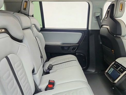 Used 2023 Rivian R1S Adventure image 25