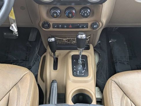 Used 2013 Jeep Wrangler Unlimited Sahara w/ Connectivity Group AWD/4WD image 20