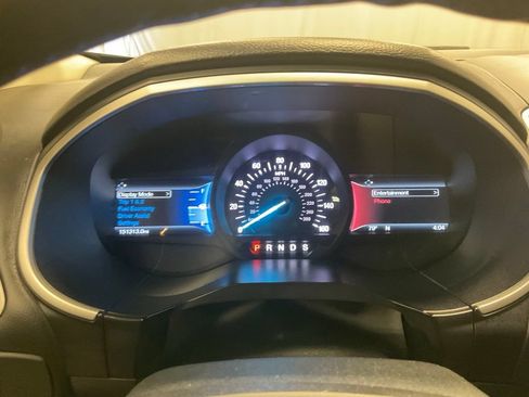 Used 2018 Ford Edge SEL w/ Equipment Group 201A AWD/4WD image 2