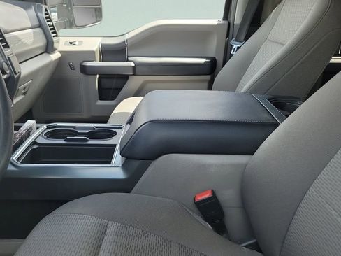 Used 2022 Ford F250 XLT AWD/4WD image 3