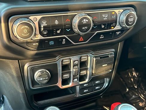 Used 2021 Jeep Wrangler Unlimited Sahara w/ Cold Weather Group image 13