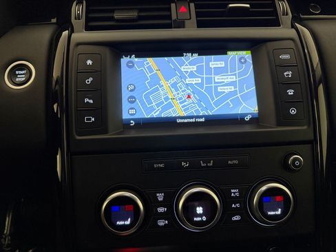 Used 2017 Land Rover Discovery SE AWD/4WD image 21