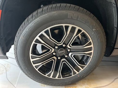 New 2026 Jeep Grand Wagoneer 4WD image 8