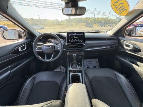 Used 2023 Jeep Compass Trailhawk AWD/4WD image 37