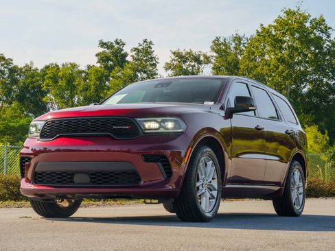 Used 2024 Dodge Durango GT RWD image 3
