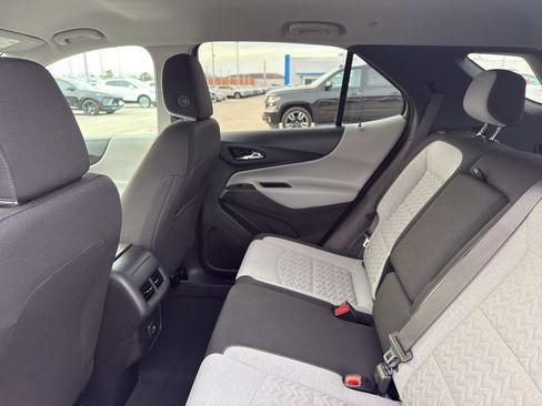 Used 2022 Chevrolet Equinox LT image 32