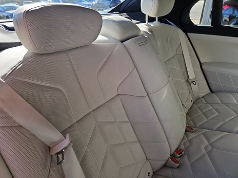 Certified 2025 BMW 740i image 12