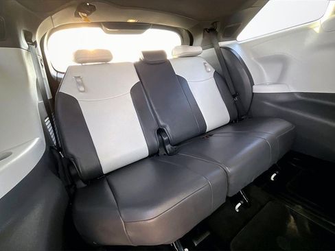 Used 2021 Toyota Sienna XSE image 26