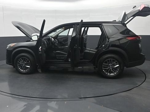 Used 2026 Nissan Rogue SV FWD image 37