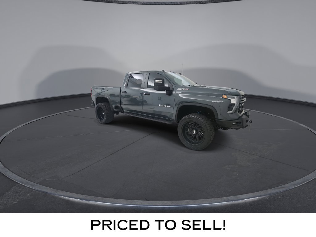 Used 2025 Chevrolet Silverado 2500 ZR2 w/ Technology Package AWD/4WD image 2