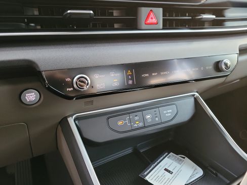 New 2027 Kia Carnival SX FWD image 18