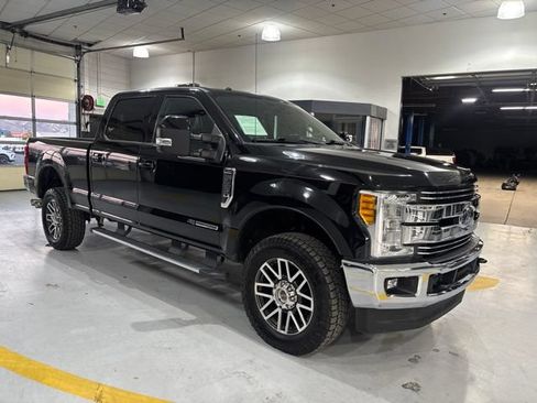 Used 2017 Ford F250 Lariat w/ Lariat Ultimate Package AWD/4WD image 9
