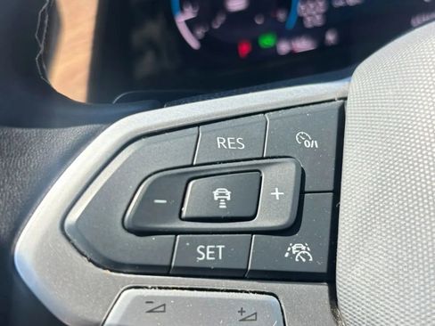 Used 2025 Volkswagen Atlas SE AWD/4WD image 8