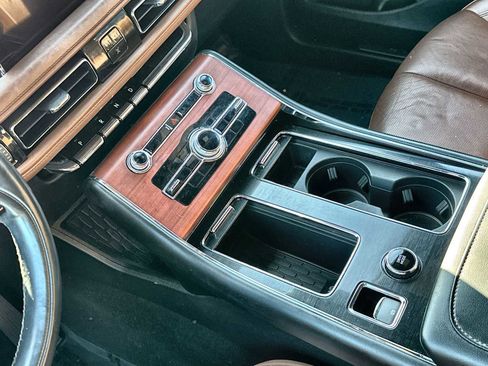 Used 2022 Lincoln Aviator Reserve w/ Equipment Group 201A image 22