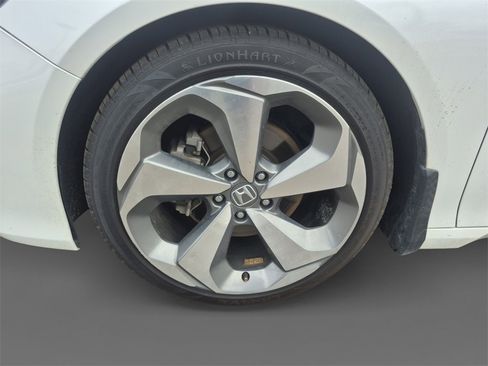Certified 2019 Honda Accord Touring image 14