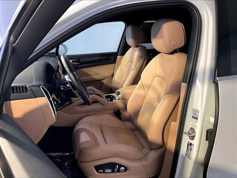 Certified 2021 Porsche Cayenne AWD/4WD image 5
