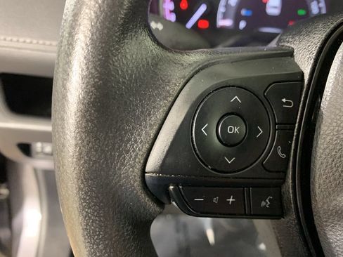 Used 2024 Toyota RAV4 XLE AWD/4WD image 19