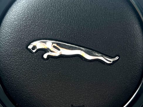 Used 2016 Jaguar F-TYPE S image 38