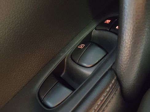 Used 2017 Nissan Rogue SV image 27