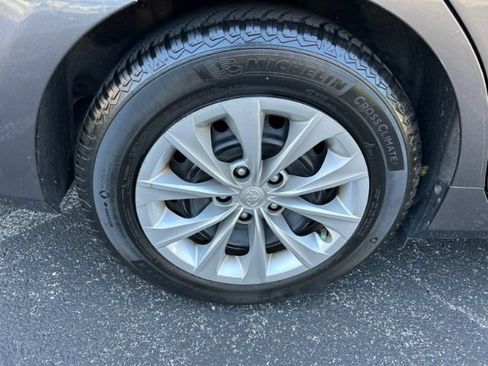 Used 2016 Toyota Camry LE FWD image 34