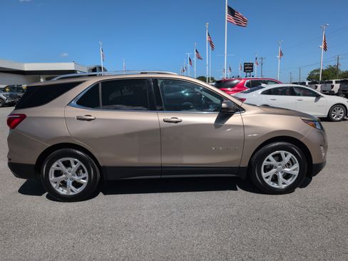 Used 2018 Chevrolet Equinox LT FWD image 10