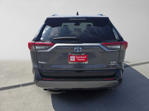 Used 2019 Toyota RAV4 XSE w/ Carpet Mat Package AWD/4WD image 4