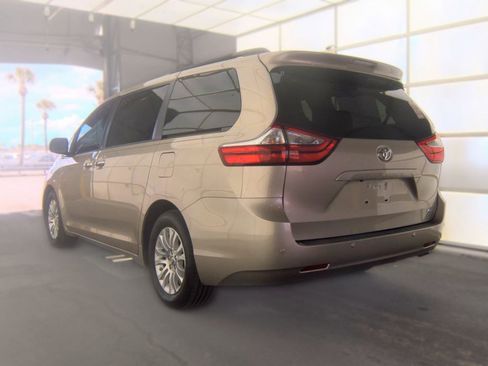 Used 2017 Toyota Sienna XLE w/ XLE Navigation Package FWD image 6